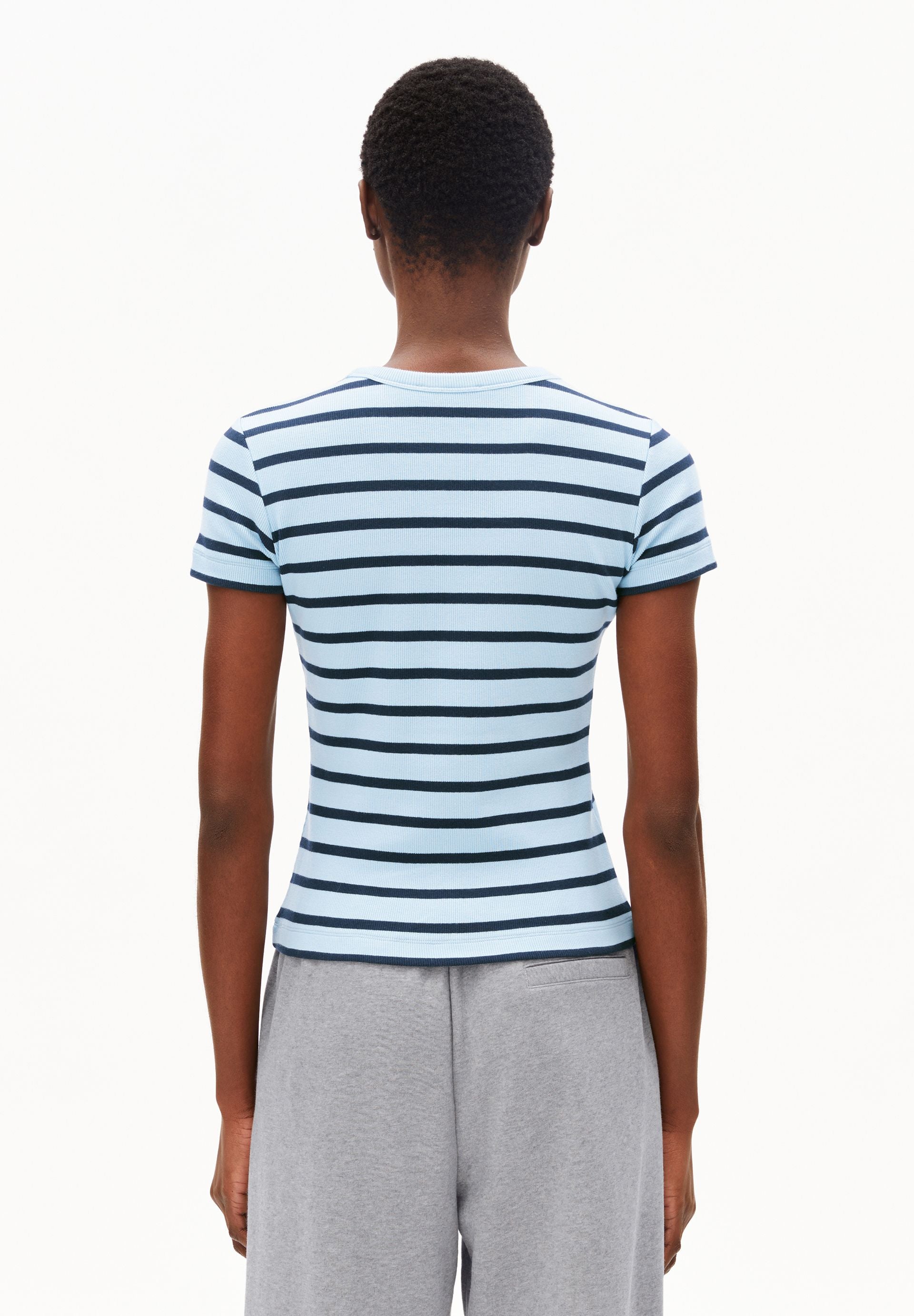 30006916-3552_211